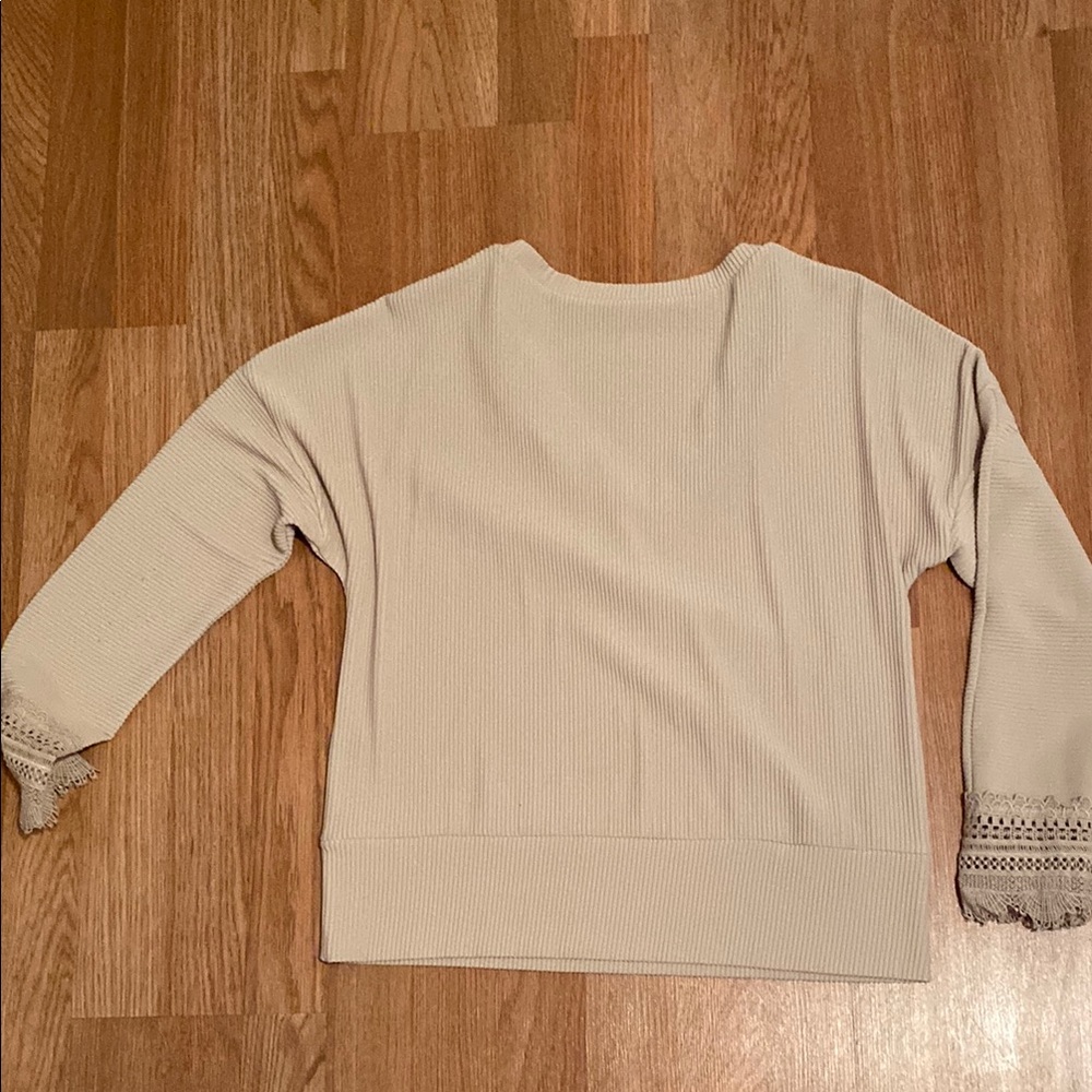 SHEIN Cream V-Neck Long Sleeve Ruffled Ribbed Top - Picture 3 of 4